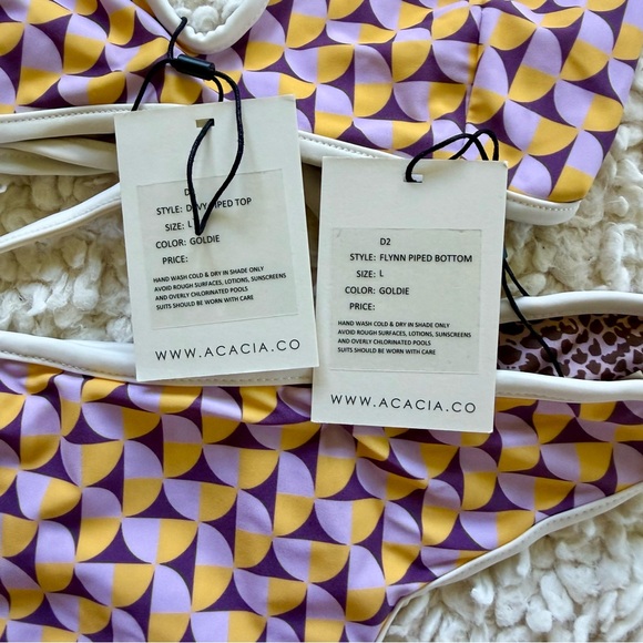 ACACIA Set in Goldie - Picture 3 of 7